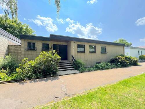 Aussenansicht - 7 Zimmer Einfamilienhaus zum Kaufen in Bad Nenndorf