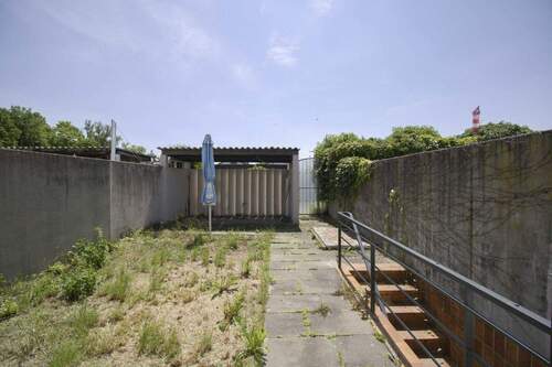 vorderer Garten Terrasse - 