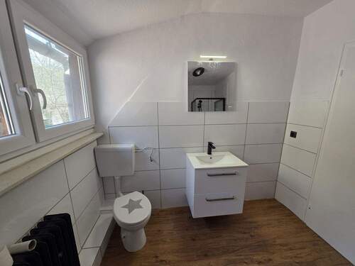 Bad 2 - 4 Zimmer Etagenwohnung zur Miete in Bruchweiler-Bärenbach