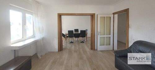 2 OG Wohnzimmer mit Durchgang.jpg - 