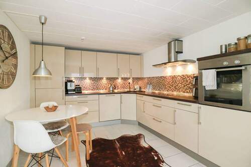 Küche - 5 Zimmer Doppelhaushälfte in Rommerskirchen