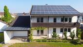 Freisitz, Balkon, PV Anlage.jpg - Familienparadies mit großem Garten & Bachzugang – Viel Platz zum Leben und Wohlfühlen