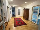 großzügiger Flurbereich - 1 Zimmer Einfamilienhaus in Rastede