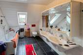 Badezimmer - 7 Zimmer Einfamilienhaus in Zöllnitz