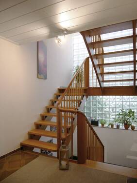 Treppe zum Obergeschoss - 