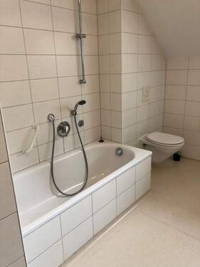 Badezimmer - Etagenwohnung mit 61,00 m&sup2; in Kaiserslautern zur Miete