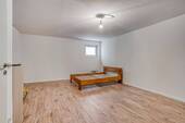 UG Zimmer wohnlich gestaltbar - 