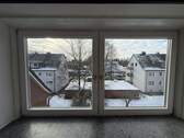 Ausblick Wohnzimmer - 4 Zimmer Etagenwohnung zum Kaufen in Hamburg