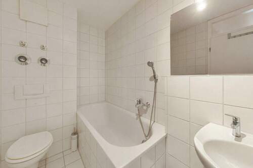 Badezimmer visualisiert - Etagenwohnung mit 73,70 m&sup2; in Freiburg im Breisgau zum Kaufen