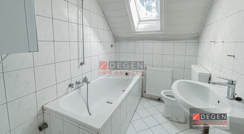 DG- Wohnung links - 