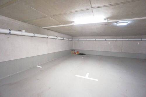 Tiefgaragenstellplatz 1 - 
