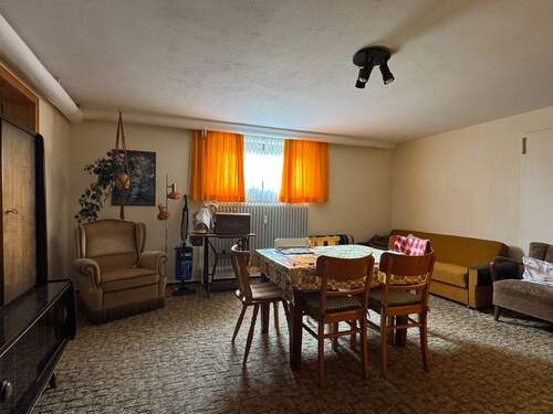 wohlich ausgebauter Kellerraum - 