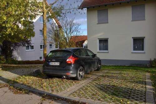 mit Stellplatz im Freien - 