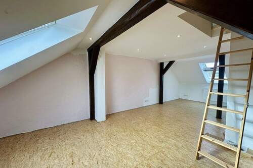 Zimmer im Dachgeschoss - 