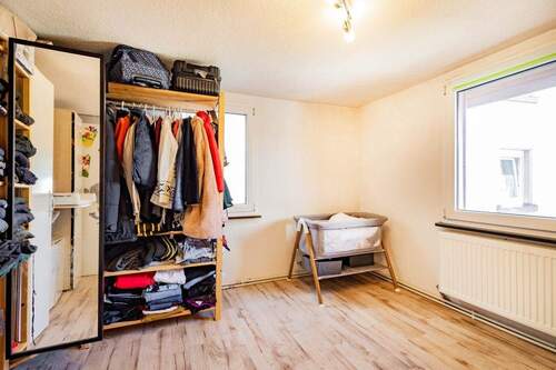 Kinderzimmer/Ankleidezimmer im OG - 