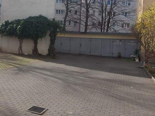 Garagen - Etagenwohnung mit 125,00 m&sup2; in Gera zur Miete