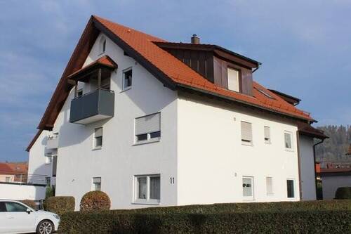 Hausansicht 1 - Oberrot – 3,5-Zi.-EG-Whg. ca. 81 m² m. Terasse, Garage, EBK
