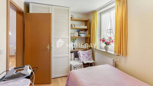 1. OG Schlafzimmer 1 2 - 