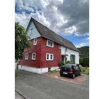 EFH mit eingetragenem Wohnrecht und schönem Garten in Frohnhausen gelegen - Dillenburg