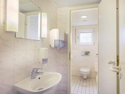 WC - Büro mit 201,00 m&sup2; in Karlsruhe / Stupferich zur Miete