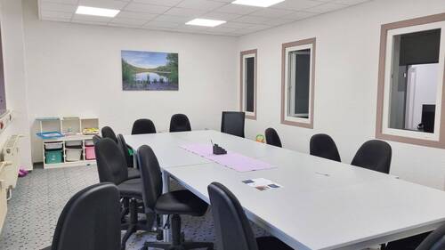 Büro-/Besprechnungsraum - 