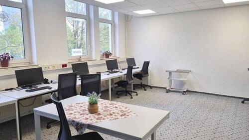 Büro-/Besprechnungsraum - 