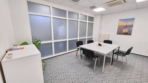 Büro-/Besprechnungsraum - 