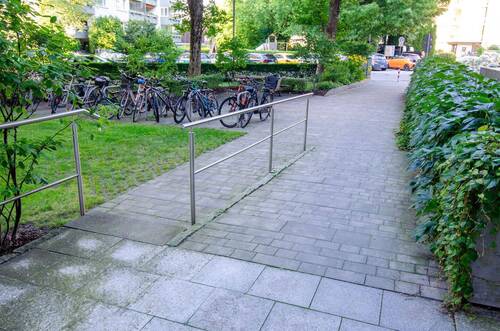 Zugang Wohnanlage (Ansicht 2) - 