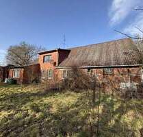 Großzügiges, ehemaliges Bauernhaus mit Nebengebäuden und viel Potenzial in ländlicher Lage - Langendorf