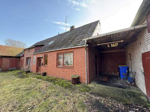 Seitenansicht vom Innenhof - 