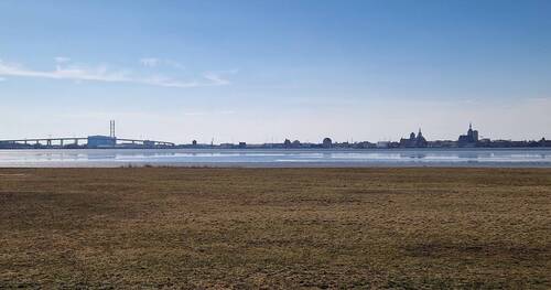 Blick auf Stralsund vom Ufer aus - 