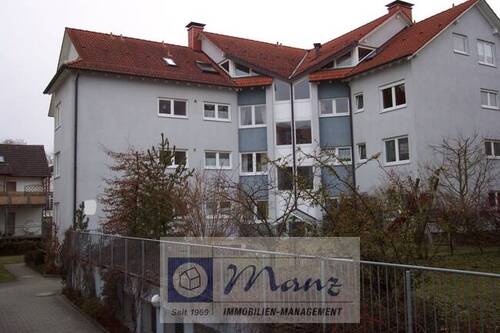 R 19 - Wolf 002 - Helle freundliche 4 Zimmerwohnung in ruhiger Lage in Radolfzell zu vermieten