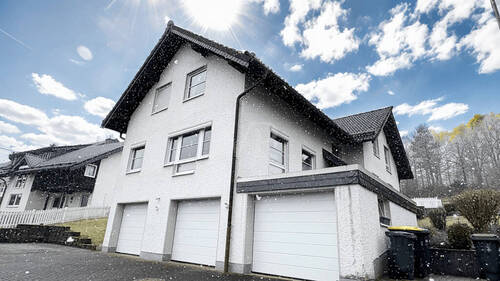 Ansicht vom Hof - 3 Zimmer Etagenwohnung zum Kaufen in Siegen / Volnsberg