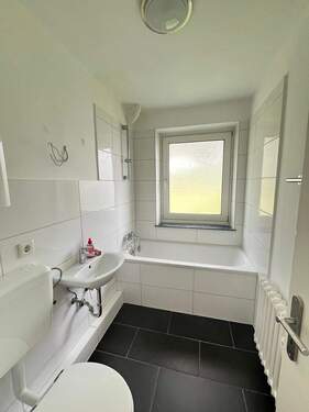 Bad - 3 Zimmer Etagenwohnung zur Miete in Flensburg