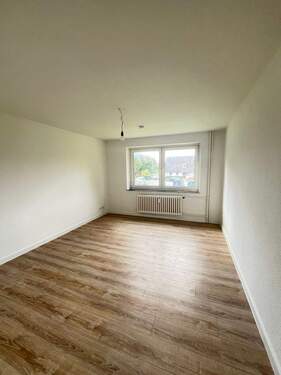 Wohnzimmer - 3 Zimmer Etagenwohnung in Flensburg