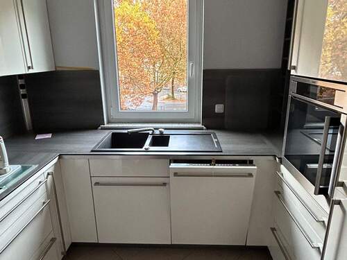 B4 Einbauküche.jpg - Etagenwohnung mit 97,00 m&sup2; in Dillenburg zum Kaufen