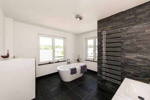 Beispiel Bad - 4 Zimmer Mehrfamilienhaus, Wohnhaus in Teltow