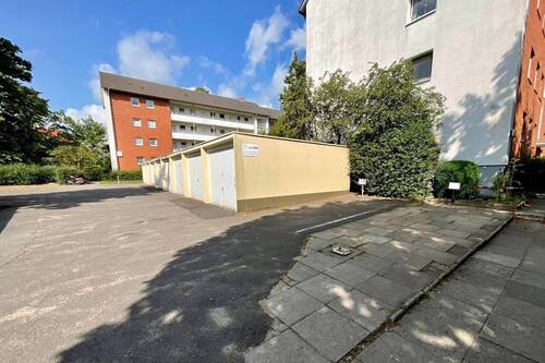 Garagen und Stellplätze - 3 Zimmer Etagenwohnung in Lübeck