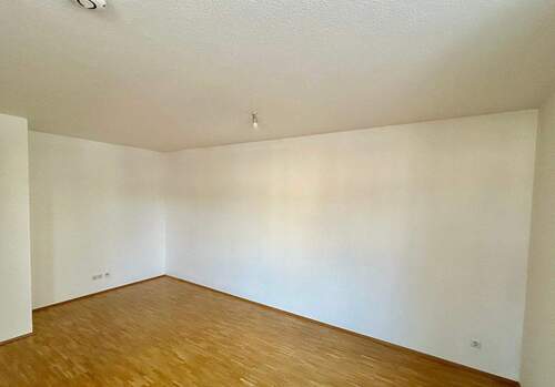 Wohnzimmer - Etagenwohnung mit 62,80 m&sup2; in Stuttgart zur Miete