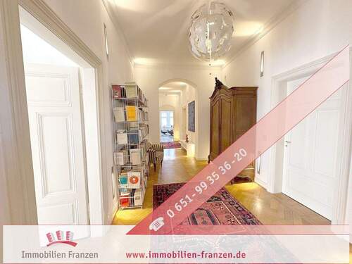 Eingangsbereich - Liebhaberstück im Herzen von Trier: 260 m² große ALTBAUwohnung mit sehr hochwertiger Ausstattung, Terrasse, ruhige Innenstadtlage, Garage und Stellpla