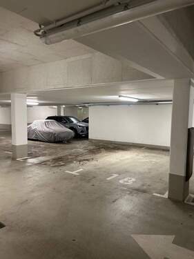 Stellplatz Nr. 18 - Exklusiver XXL-Tiefgaragenstellplatz – Perfekt für große SUVs oder lange Fahrzeuge