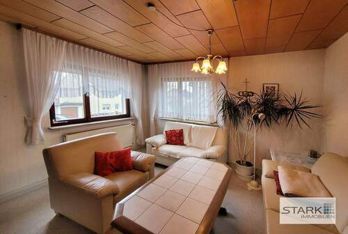 Zweites Wohnzimmer zur Straße.jpg - 6 Zimmer Mehrfamilienhaus, Wohnhaus zum Kaufen in Lauda-Königshofen