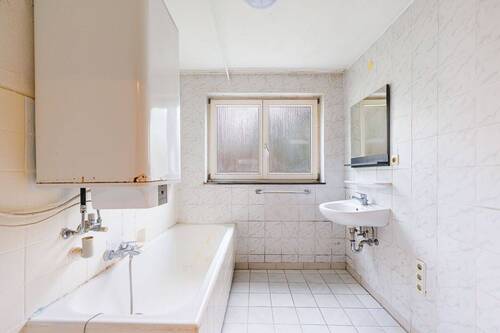 Badezimmer EG-Wohnung - 