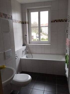 Bad mit Wanne - 