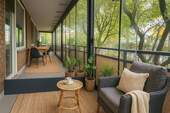 Terrasse vorne - Charmante sanierte 3-Zimmer-Wohnung Möbliert 2x Terrassen + Wintergarten
