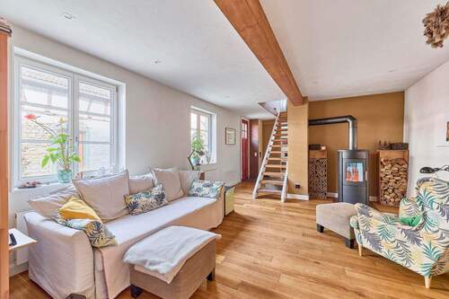 Wohnzimmer - 4 Zimmer Mehrfamilienhaus, Wohnhaus zum Kaufen in Haßloch