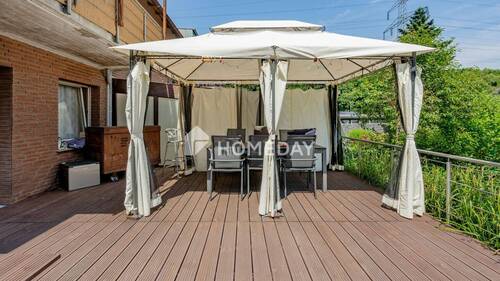 Terrasse 2 - 8 Zimmer Reihenendhaus in Duisburg