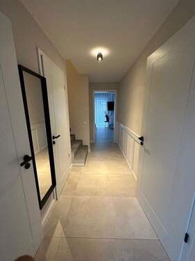 Flur Eingangsbereich - Doppelhaushälfte mit 108,00 m&sup2; in Halstenbek zum Kaufen