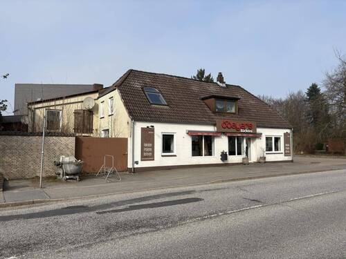 Außenansicht Straßenseite - 8 Zimmer Mehrfamilienhaus, Wohnhaus zum Kaufen in Treia