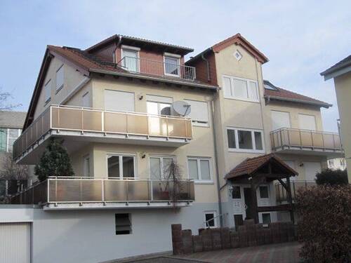 Hauseingang - Kieselbronn - gemütliche 3 Zimmer-Wohnung in ruhiger Lage